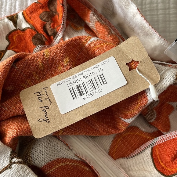 * New* Women’s Linen Mini Skirt - Picture 3 of 4